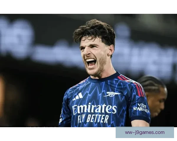 里德在富勒姆中场拼抢积极展现出全能型球员风采助力球队攻防转换