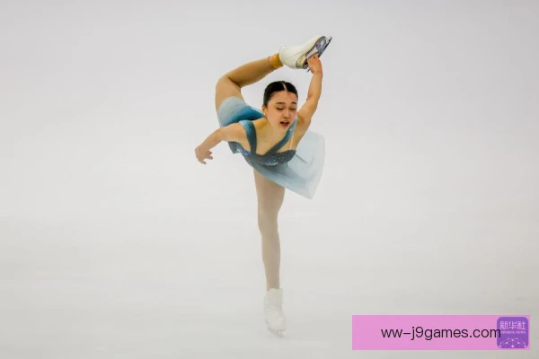 女子单人滑推坡练习，基础动作决定后续难度